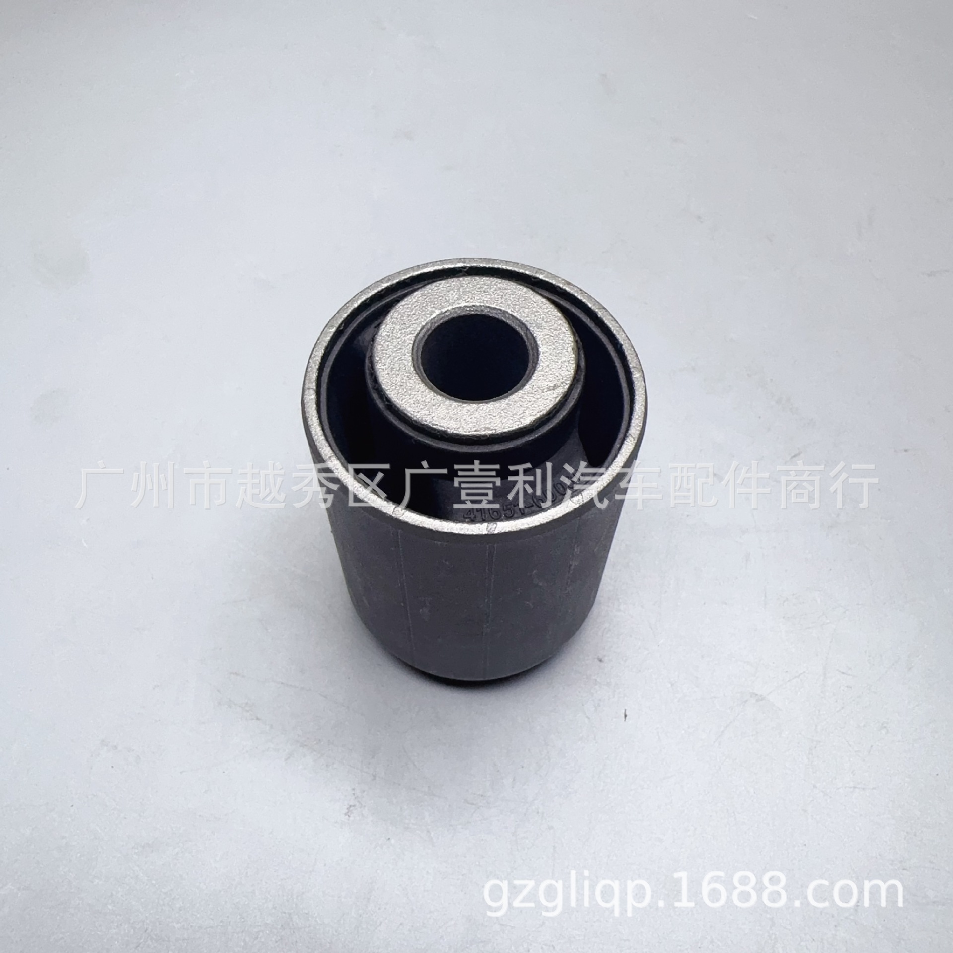 Applicable to 41651-60030 52380-60040BH LX470 UZJ100 4700 rear differential rubber bushing