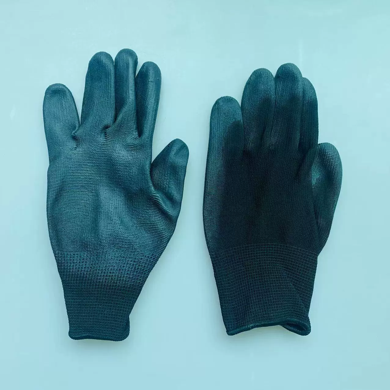 Производитель поставляет черные перчатки с покрытием, предотвращающим пылеобразование, перчатки с полиуретановым покрытием, перчатки с полиуретановым нейлоновым покрытием 789, антистатические и противоскользящие.