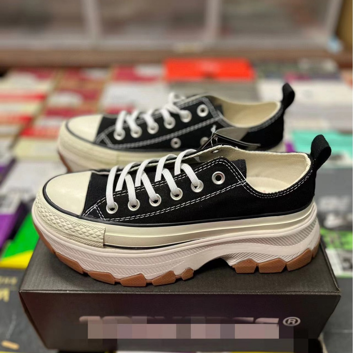 New 2025 New Black Low-Top Thick-Soled Height-Increasing Non-Slip Wear-Resistant Canvas Casual Shoes Couple Versatile_vogvips.com