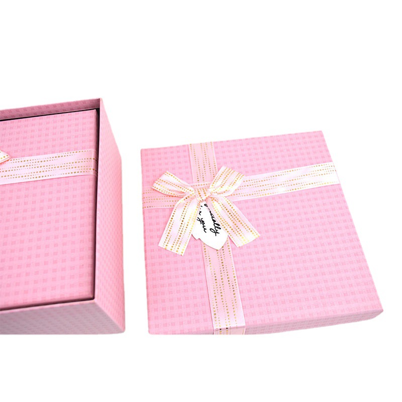 跨境货源情人节礼品盒粉色教师节礼物方形套盒高礼品化妆品礼盒