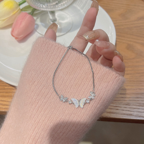 Light luxury niche micro-embellished delicate bow bracelet for women ins fashion versatile temperament creative pull-out bracelet bracelet