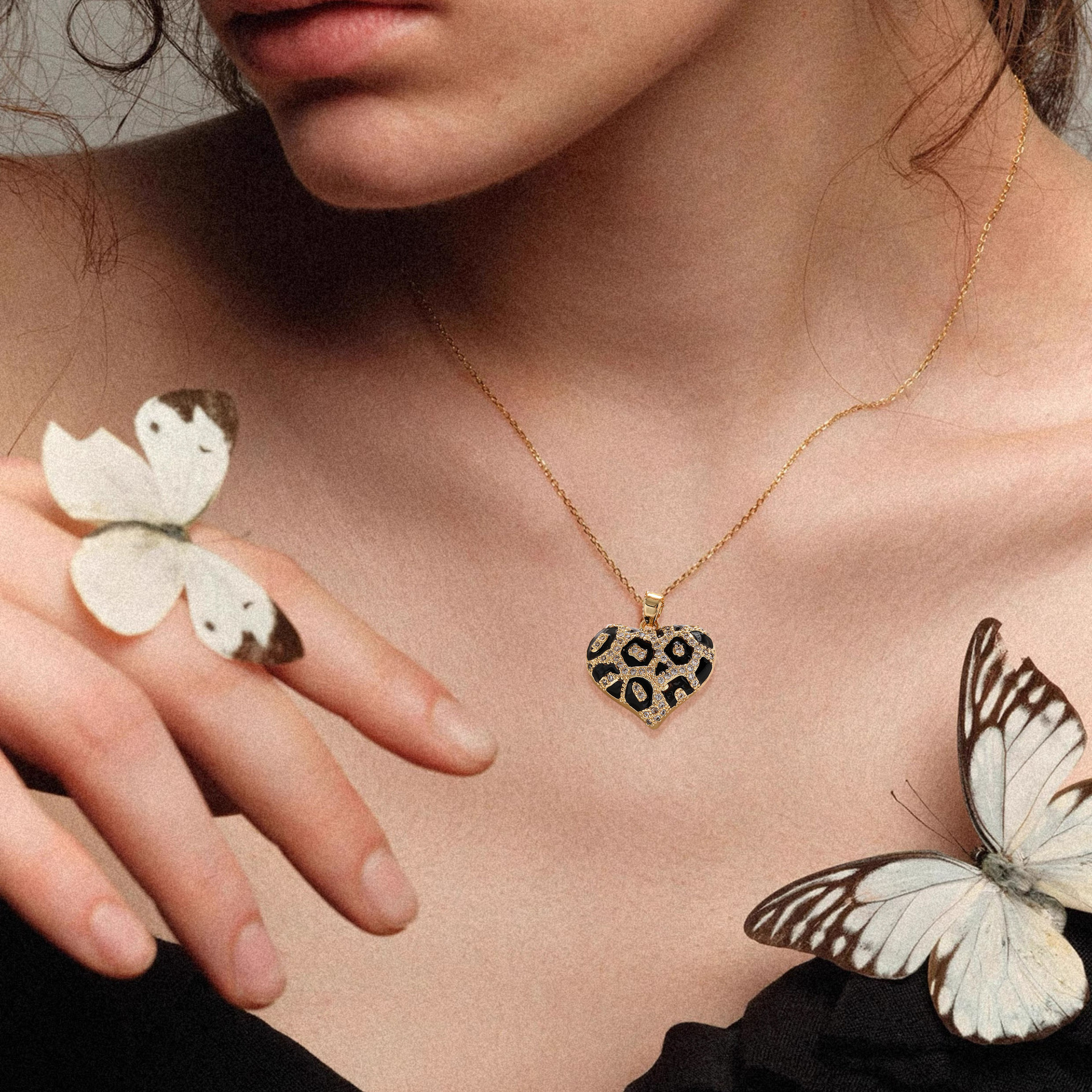 Wholesale Jewelry Retro Heart Shape Leopard Copper Zircon Pendant Necklace Cable Chain display picture 1