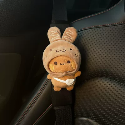 Strain Women's Decorative High-End | Seat belt shoulder pad - rabbit-brown-hat-cloth-black-shoulder-pads-hand-sewn