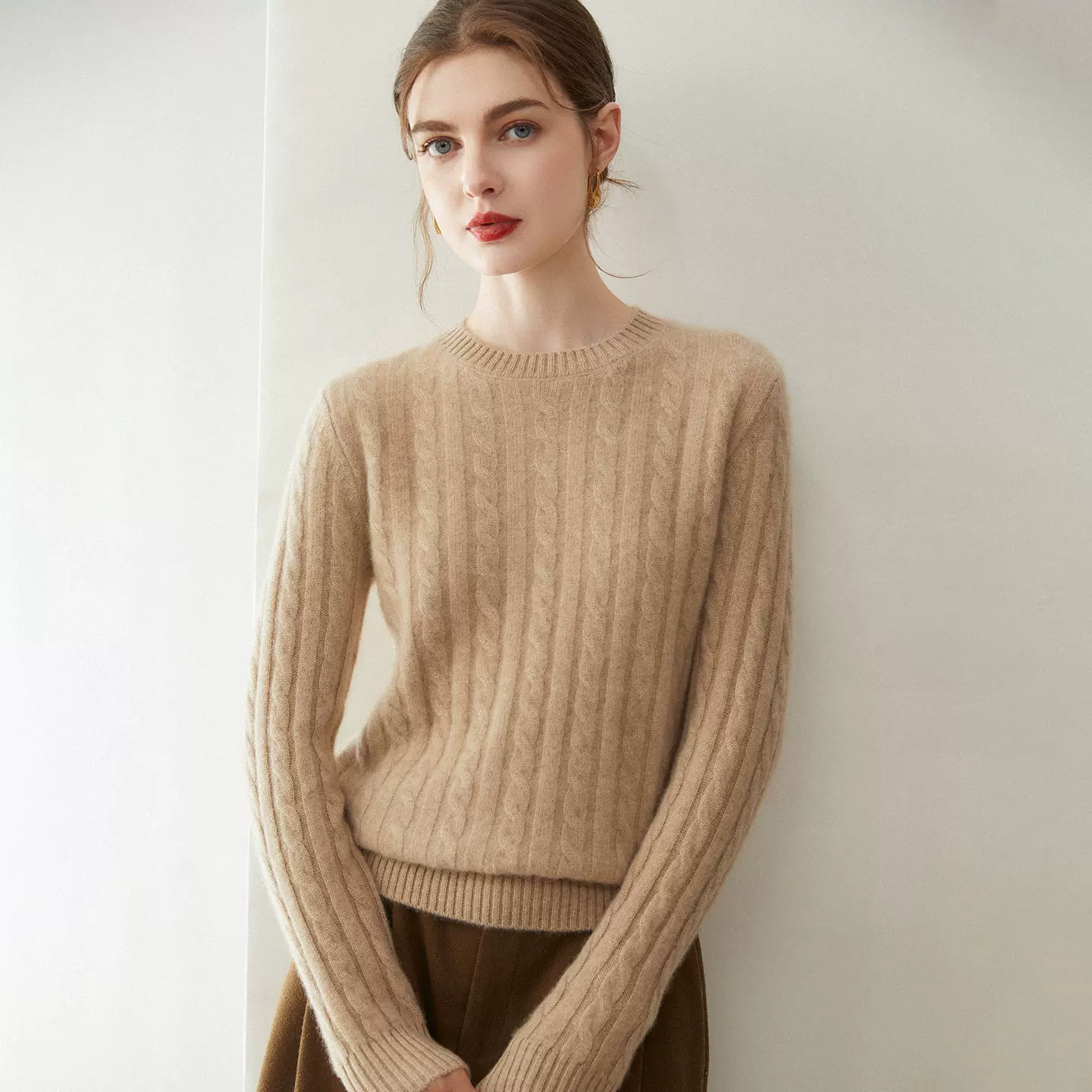 羊绒衫女100%纯山羊绒新款绞花复古圆领套头保暖针织保暖打底毛衣