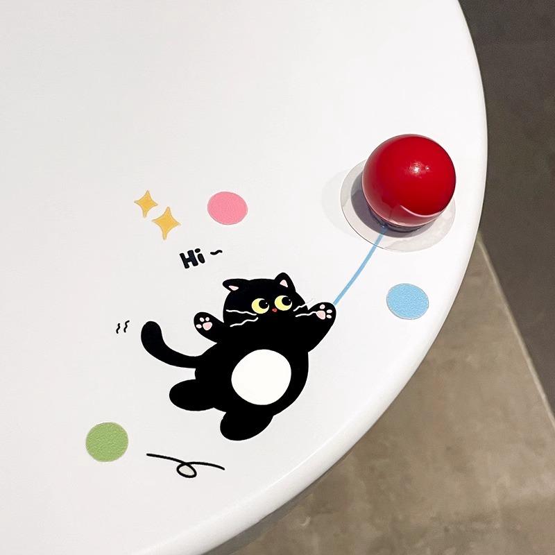 トイレの便器の蓋を開ける器が可愛いです。便器の蓋を開けます。|undefined