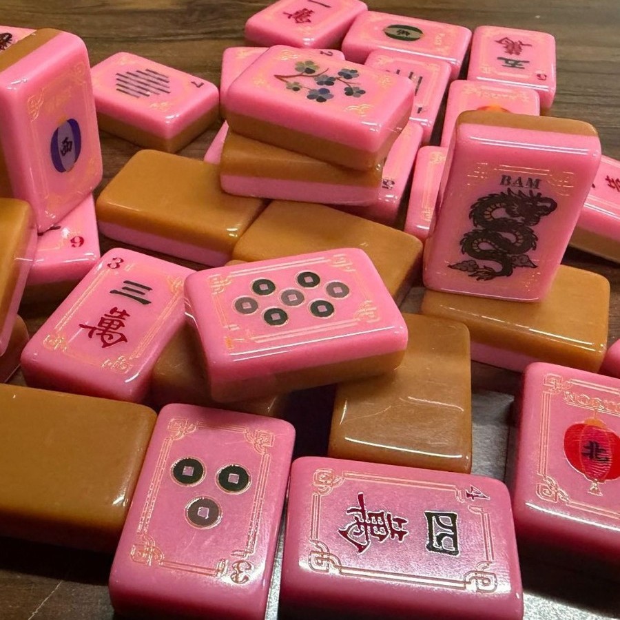 New American Mahjong Set, Customized Acrylic Creative Color Scheme, Party Entertainment Card Game Mahjong