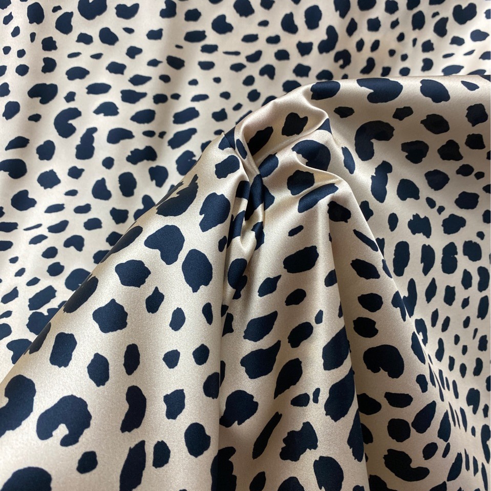 Silk elastic skirt