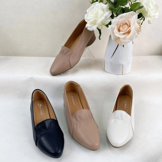 Autumn 2024 New Style Single Shoes Low Heel Comfortable Leather Soft Leather Soft Sole Slip-on Shoes for Mom Early Autumn Women's Shoes Autumn