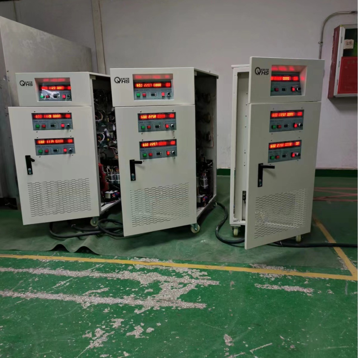 ŷ����˹����30KVA��Ƶ��Դ�������ѹ�����ɵ���������Դ