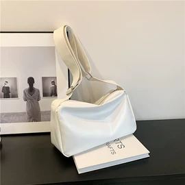 女士斜挎包;女士单肩包;女士双肩包