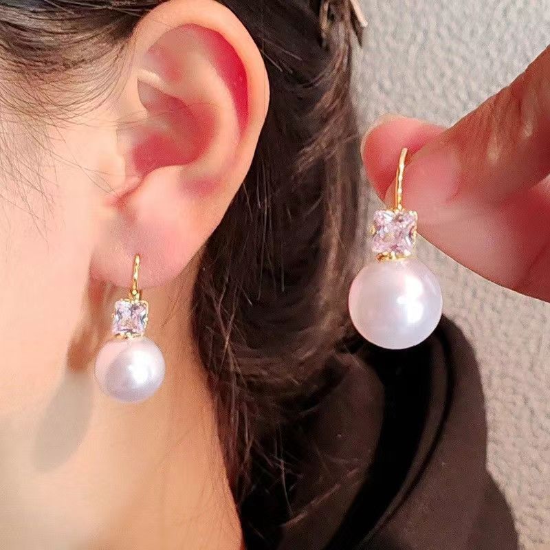 Earrings from pearl