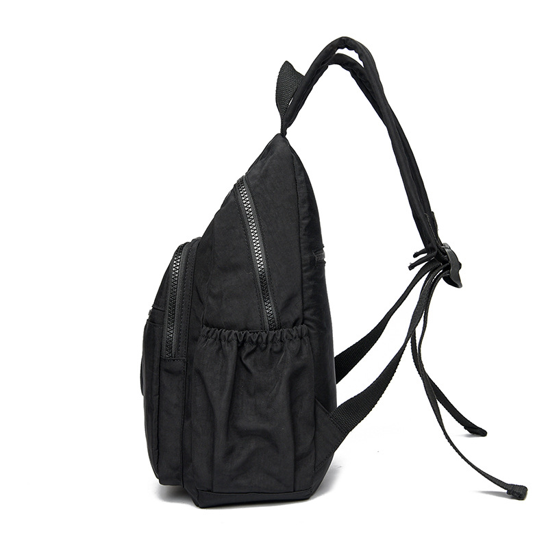 La nueva mochila transfronteriza de verano 2026 es ligera y resistente a las salpicaduras de agua. image 2