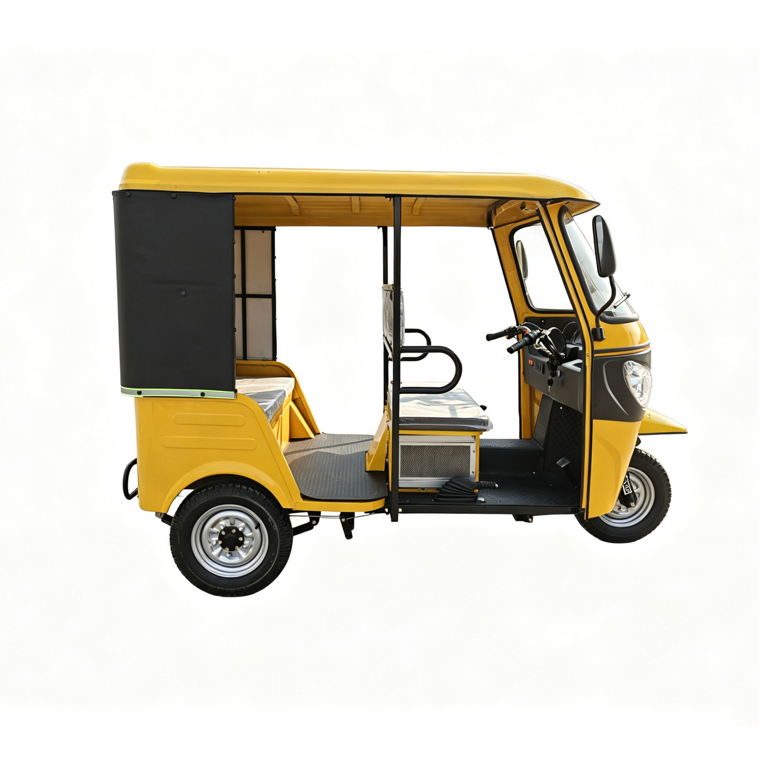 Passenger tricycle taxi, fuel-powered tricycle, multi-passenger tourist sightseeing tricycle, Bajaj tricycle