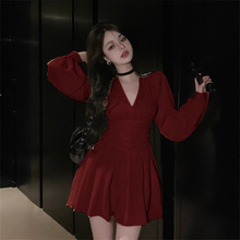 修身显瘦纯欲长袖连衣裙女春秋新款法式小个子裙收腰雪纺V领性感
