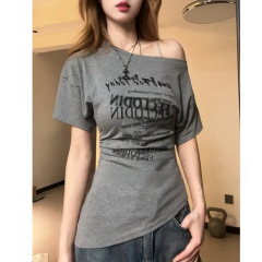 アメリカンピュアデザイン不規則な斜め肩プリント半袖Tシャツ夏の新しいウエストオフショルダーホットガールトップ