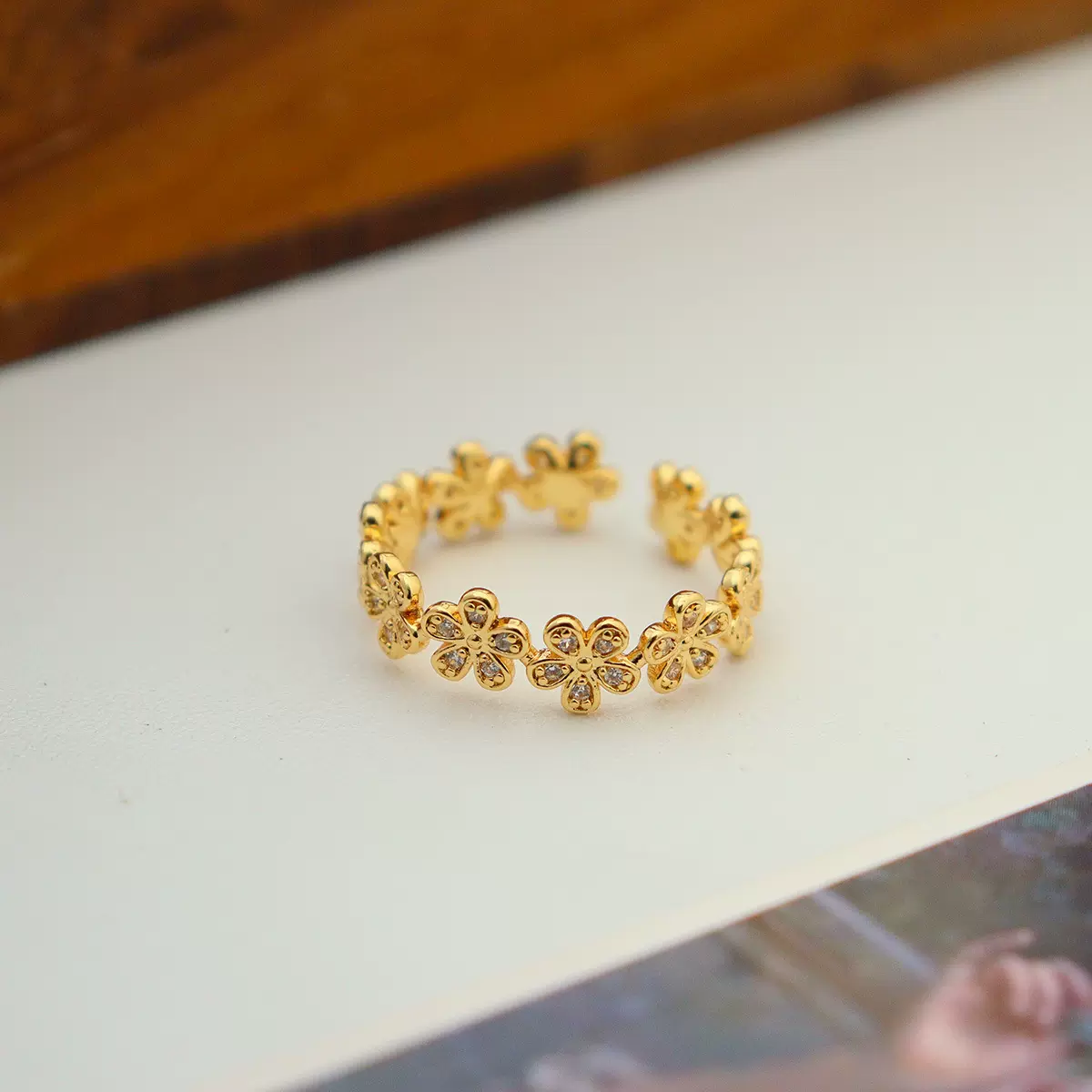 新款时尚精致锆石花朵戒指女小众设计气质百搭复古高级感戒子指环