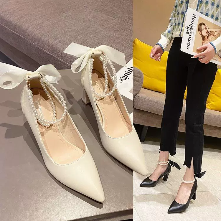Женские однослойные туфли на высоком каблуке в стиле Chanel, новинка на весну и лето 2023 года, с закрытым ртом и острым носком, на среднем каблуке, модные однослойные туфли с жемчугом на ремешке