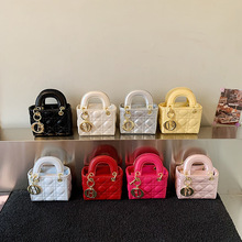 �¿������F�ٴ�Ů�������e�L���r���������ͯ��Ů�μ�б���