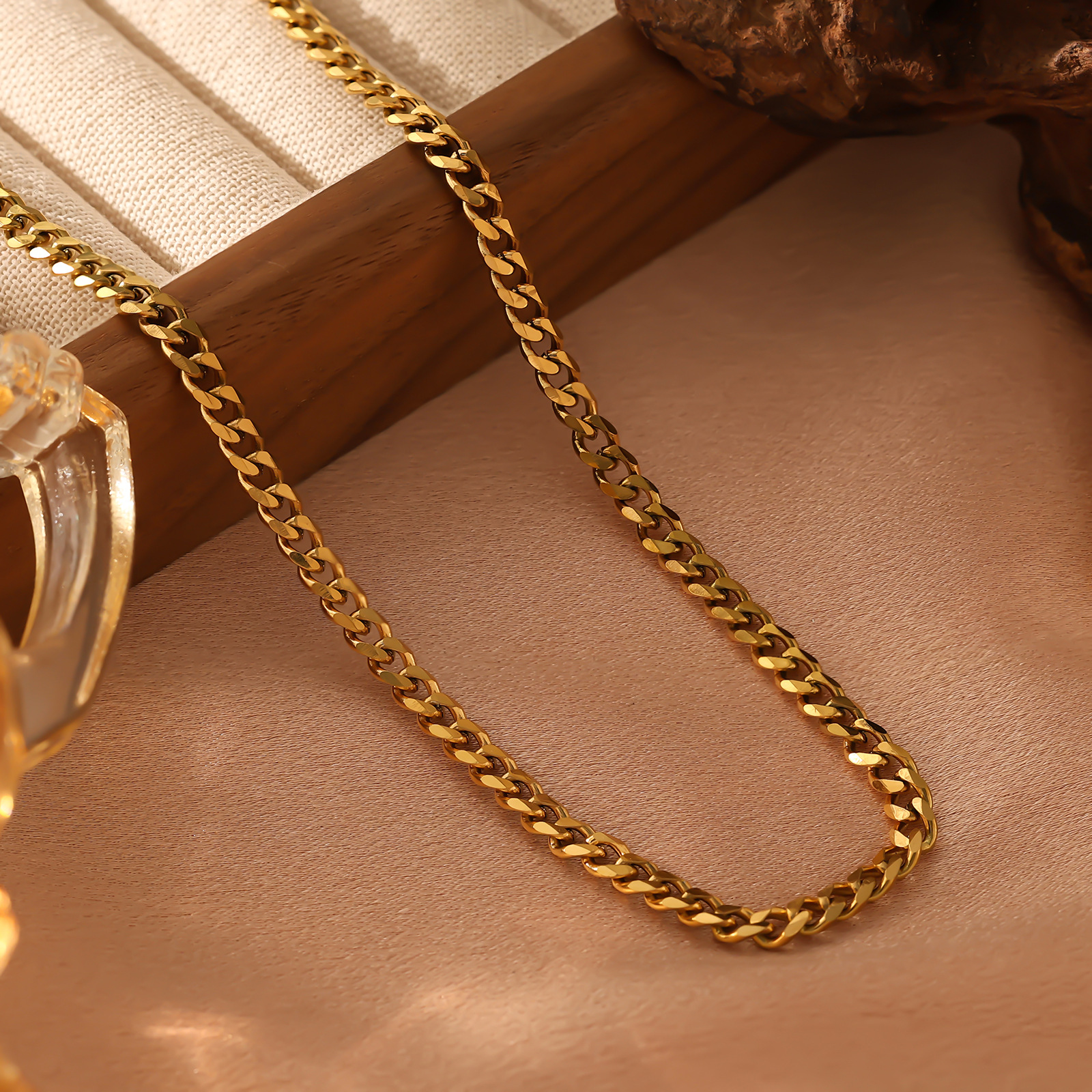 Cuban Link Chain For Men In Stainless Steel Gold Silver Finish_voghion.com