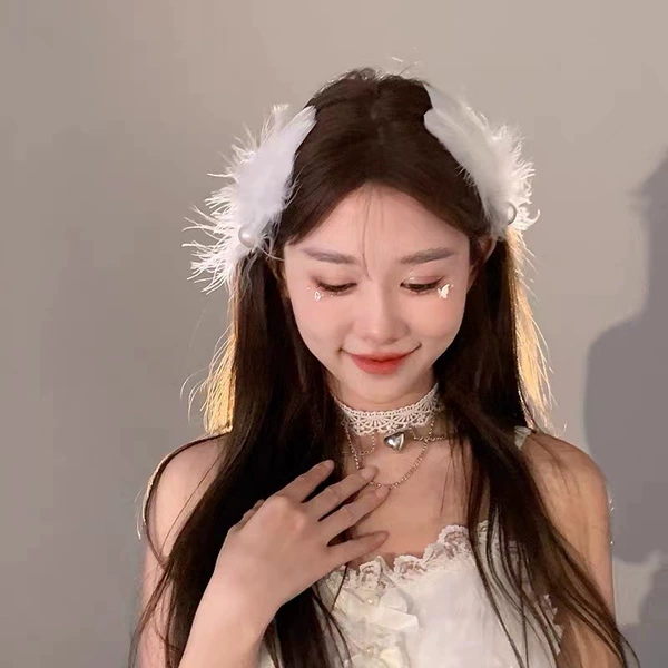 Swan from pearl, hairgrip for beloved