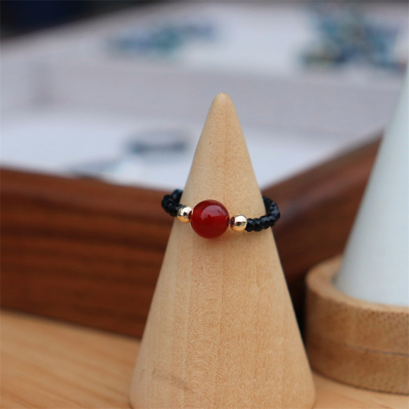 Black spinel + red agate