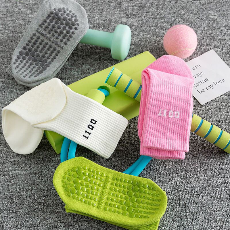 Women's Fitness Floor Socks Trendy Medium Yoga Socks Shark Pants Socks Sports Socks Sweat Absorbing Breathable Pilates Socks Women's Fitness Floor Socks Trendy Medium Yoga Socks Shark Pants Socks Sports Socks Sweat Absorbing Breathable Pilates Socks