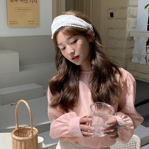 Retro forest system cute sweet lace triangular scarf for women, spring and summer thin model, versatile embroidery fresh hairband with ribbon