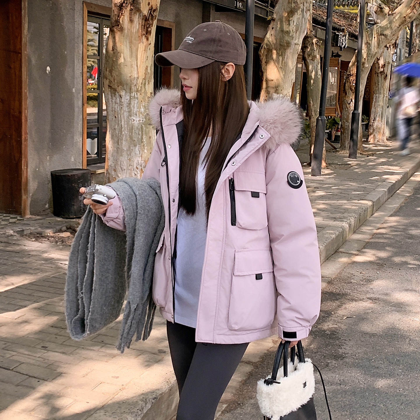 2025 chaqueta de plumón de acero blanco para mujeres de trabajo corto para superar la chaqueta de asalto de invierno gran abrigo de cuello de lana grueso y suelto image 2