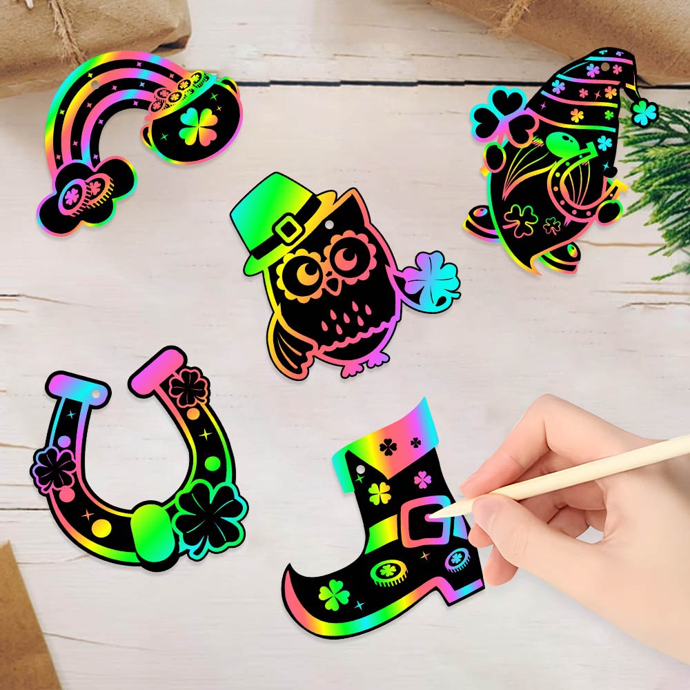 Amazon San Patricio DIY tarjetas de scratch Día de Irlanda decoración de fiesta creativa DIY scratch colgante