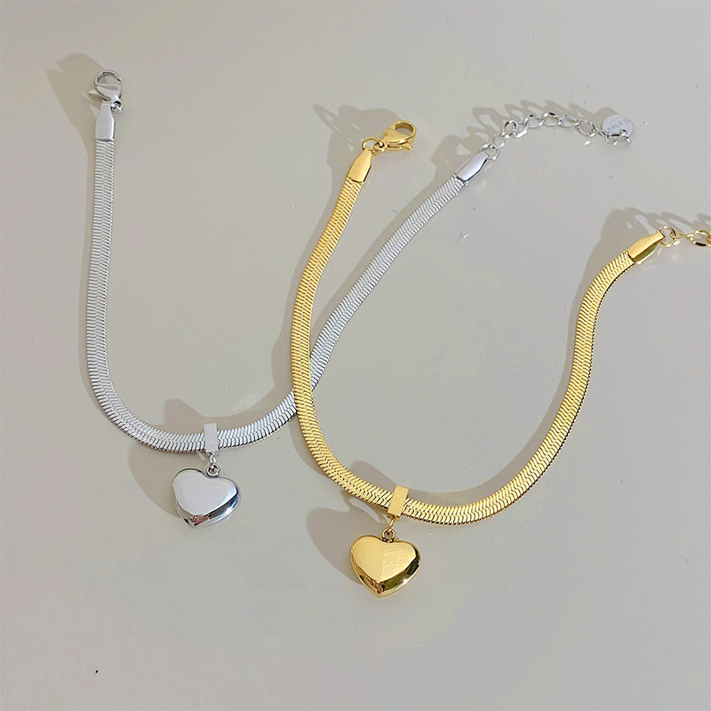 304 Stainless Steel 16K Gold Plated White Gold Plated Gold Plated Fashion Heart Shape Bracelets Necklace display picture 3