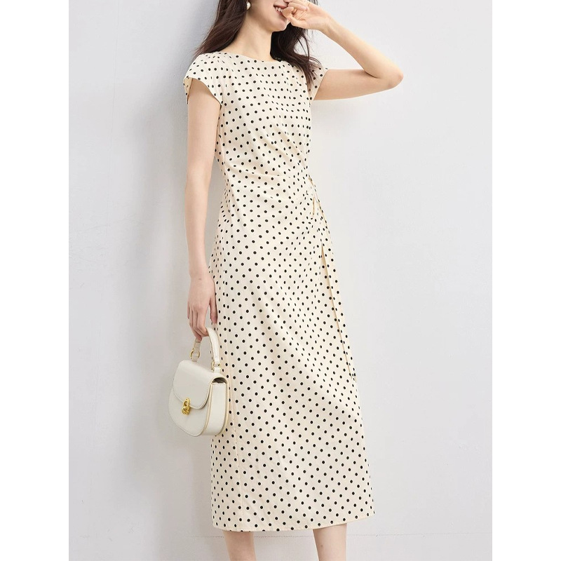Váy maxi chữ A thắt eo họa tiết chấm bi đen trắng tay ngắn xẻ tà — Điểm đen Apricot Bottom chi tiết 5