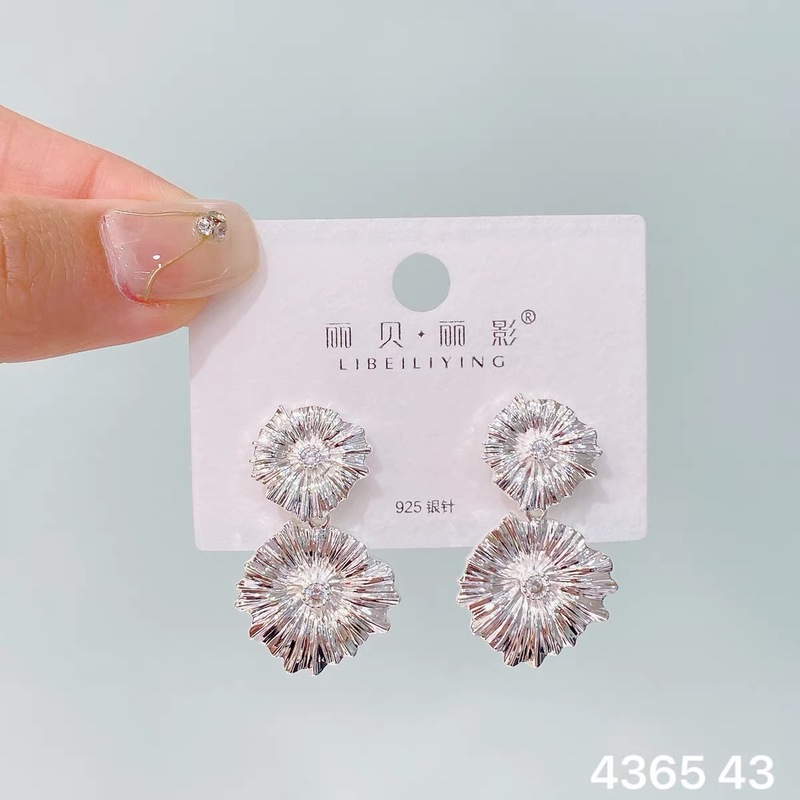 丽贝丽影欧美时尚大气重属个性冷淡风花朵几何耳环小众高级感耳饰|undefined