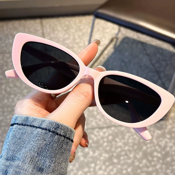 Fuchsia sunglasses, cat's eye