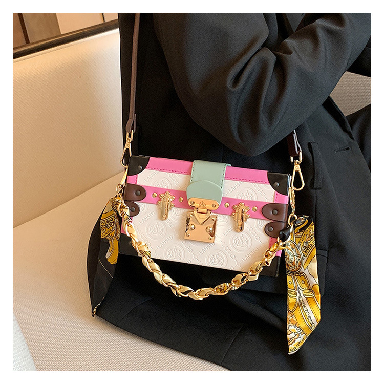 Women's Small Pu Leather Color Block Fashion Square Lock Clasp Crossbody Bag display picture 8