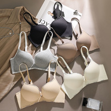 �Ը���ĸײɫ�l�y����ŮС�ؾ۔n�@��A�A�؟o��͸���������Q�羳