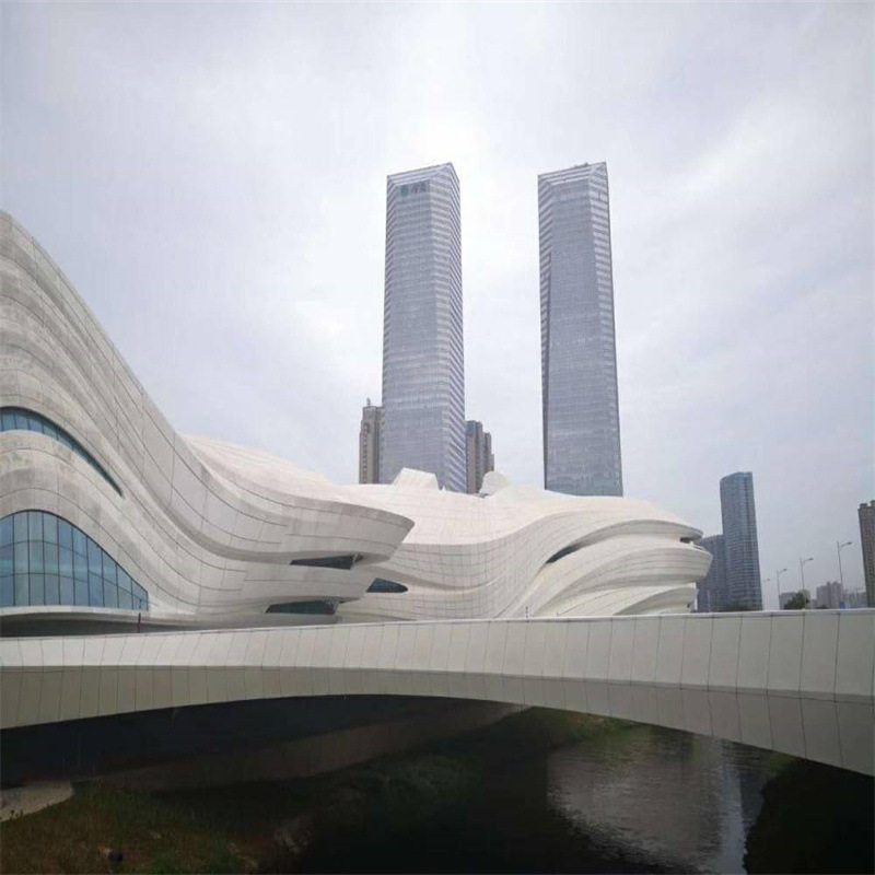 机场幕墙装饰双曲铝单板防破损 弧形高弯曲形建筑装饰双曲铝板