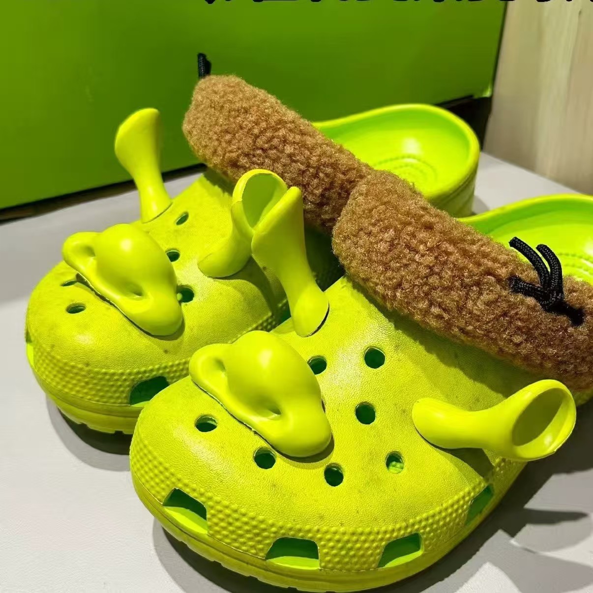 CROSS Lake Monster para hombres y mujeres al aire libre ventilado anti-deslizante casual zapatos agujeros agujeros resistentes al agujero