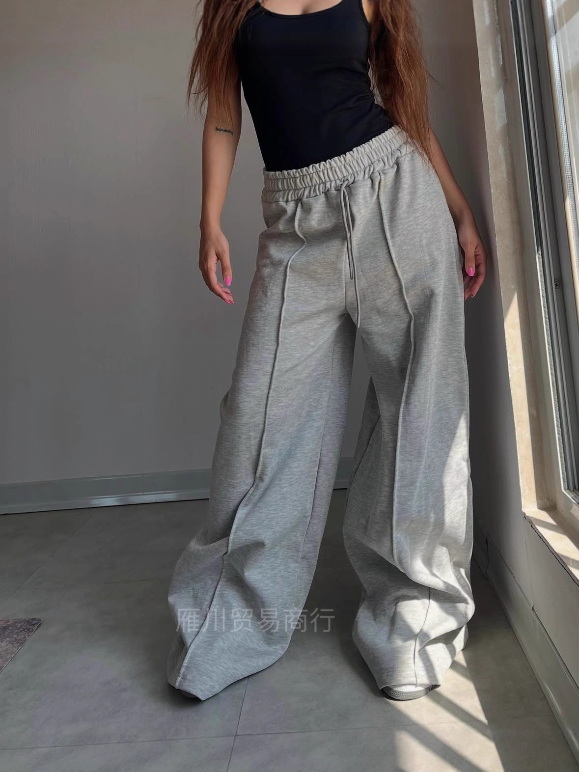 Europa y los Estados Unidos transfronterizos otoño y invierno gris pesado pantalones sueltos para mujeres al aire libre pantalones de piernas de calzado casuales