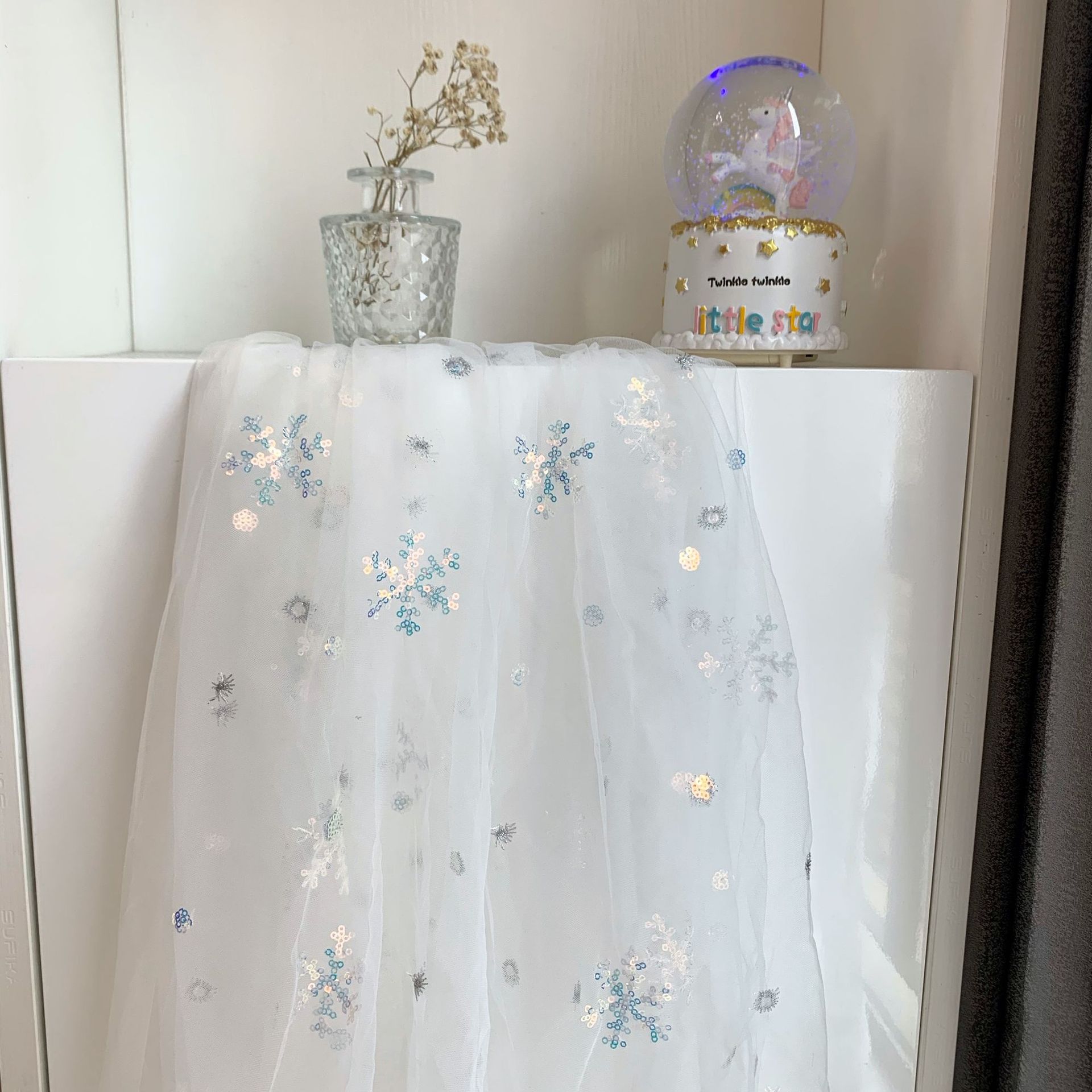 En stock nylon americano malla bordado pieza colorido copo de nieve lentejuelas Malla tela hanfu Lolita tela de la ropa de los niños