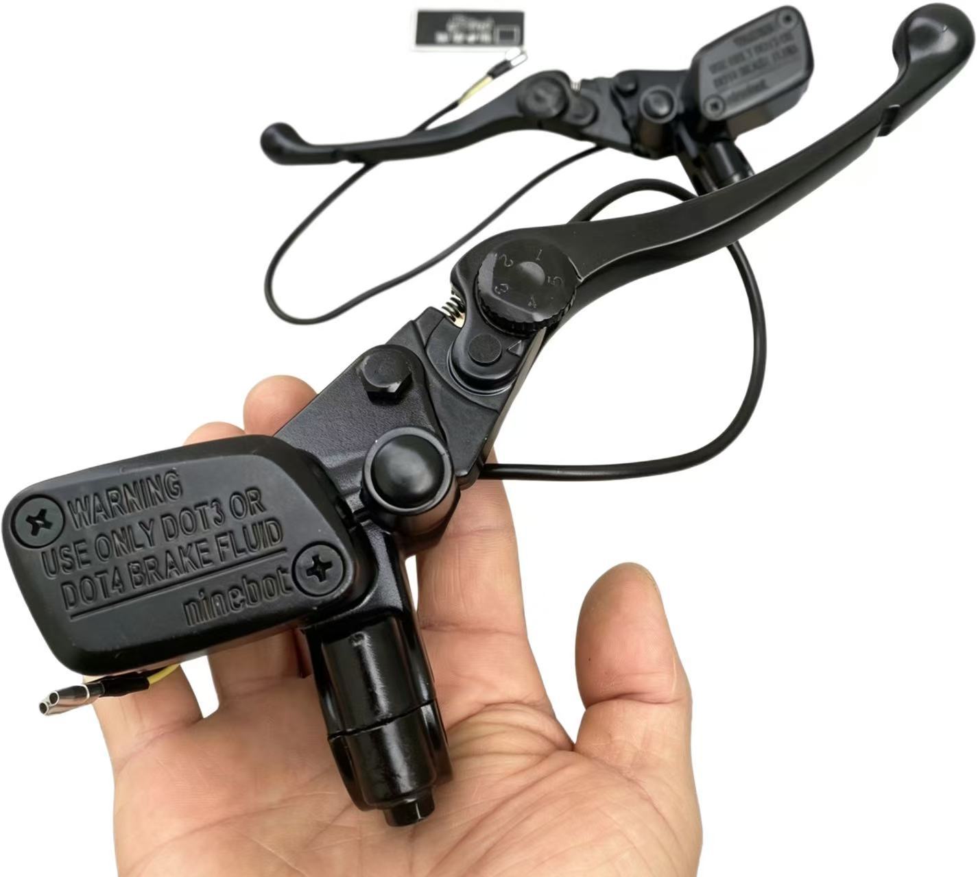 Suitable for the Ninebot E300P front pump, E Orion, and Niu electric scooters; a universal direct-fit brake handle disc brake front pump