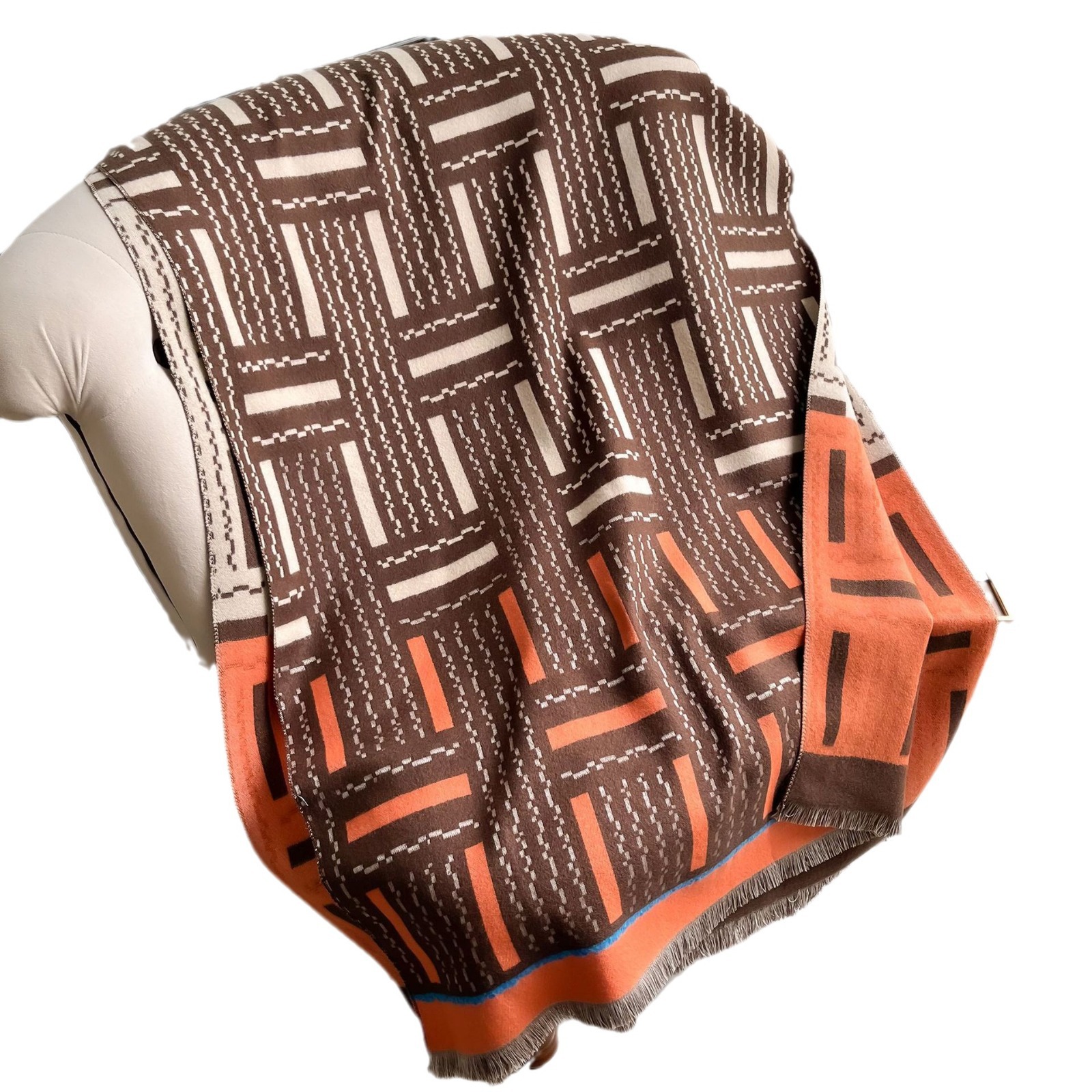 2024 nuevo bufandas jacquard de línea ondulada decoración corta para mujeres imitación de cashmere gruesa y cálida larga chal