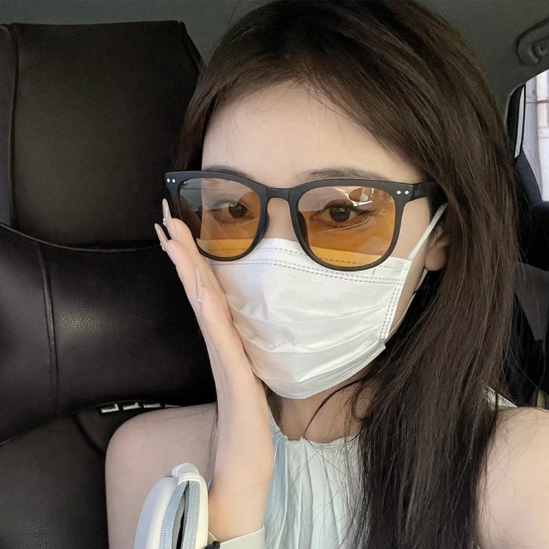 Ink yellow (excluding box)