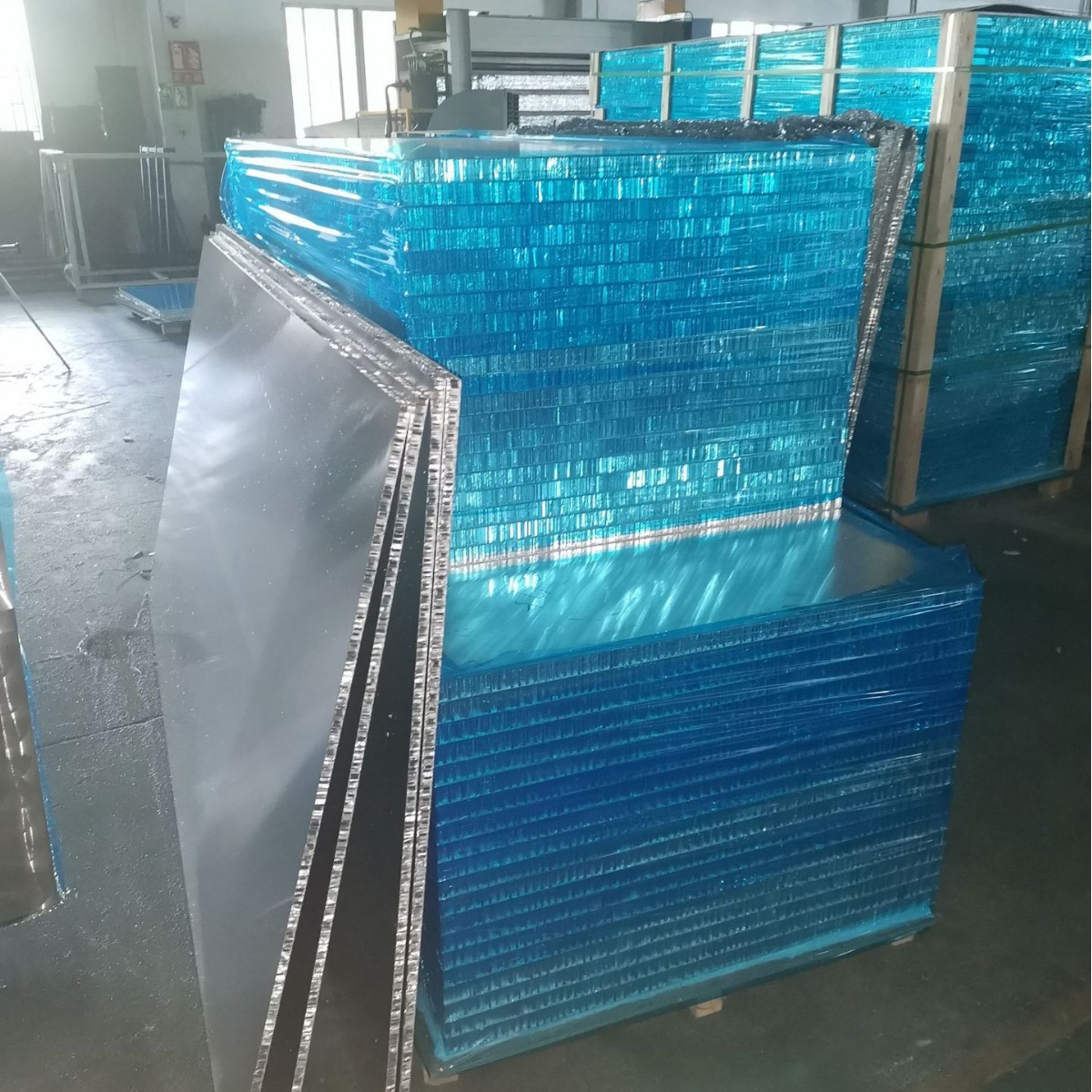 Panel de nido de abeja de aluminio Panel de nido de abeja de aluminio relleno de sustrato de puerta de gabinete Panel de nido de abeja ultra ancho Panel de nido de abeja galvanizado