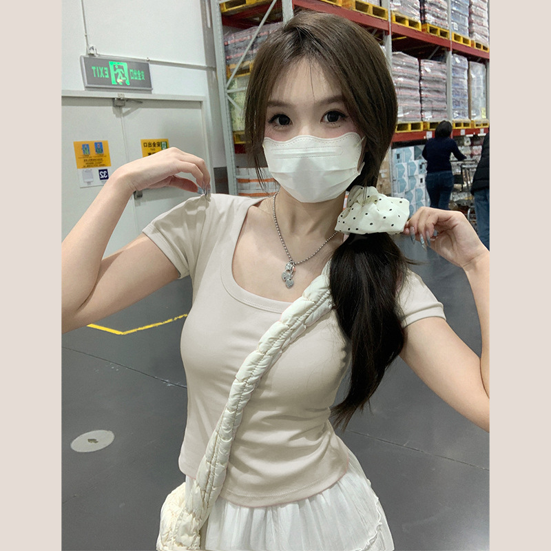 Short-Sleeve T-Shirt with Regular Shoulders, American Style, White, Large U-Neck, Half-Sleeve, Summer 2026 New Slim-Fit Square-Neck Top for Women