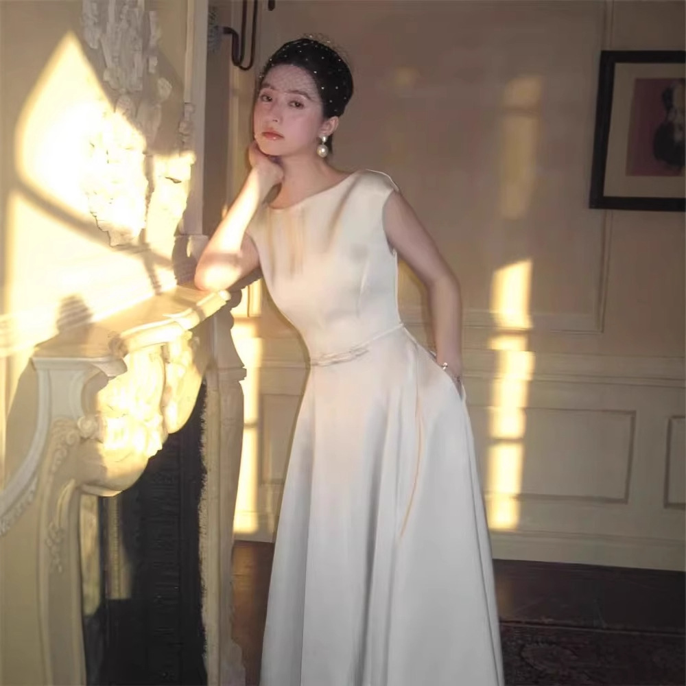 French Satin Light Wedding Dress, High-End and Simple Bridal Engagement Dress, Petite Elegant, White Dress for Registration