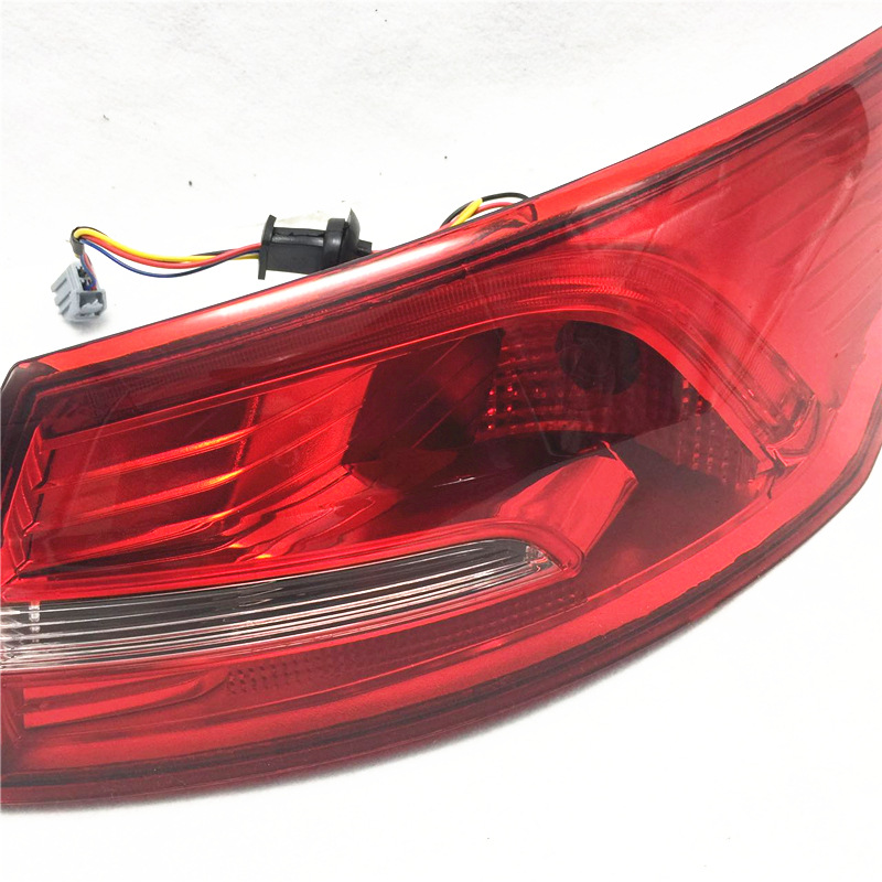 Suitable for 15-20 year Ford Forex rear tail light assembly rear headlight left and right reversing lights brake lampshade