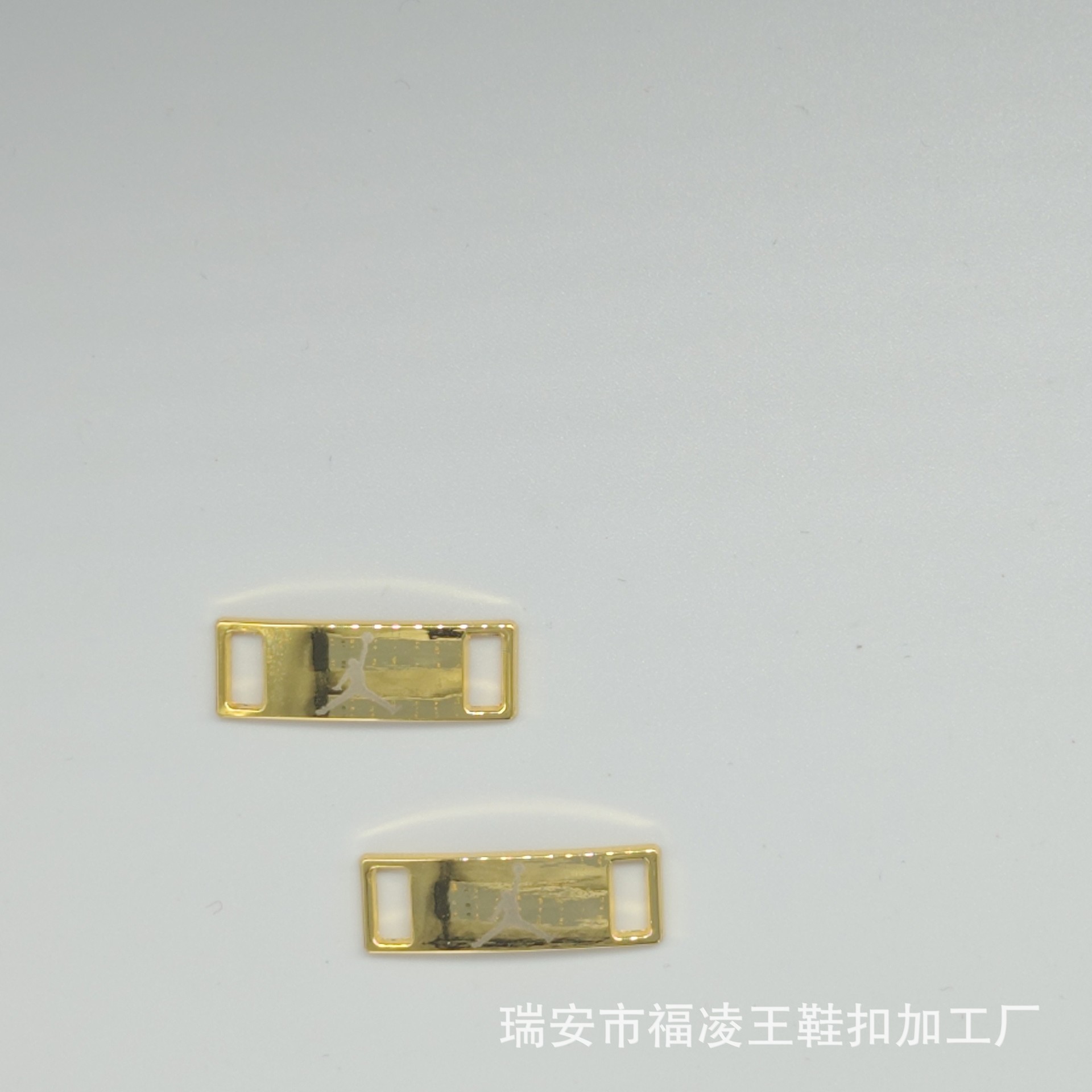 自作金属aj靴バックルランニング靴板靴鉄牌潮靴周辺個性ロゴ靴標