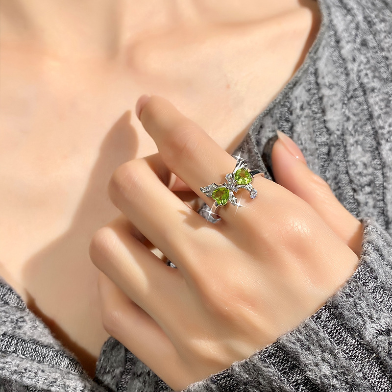 Anillo de mariposa de peridoto natural de lujo ligero para mujer s925