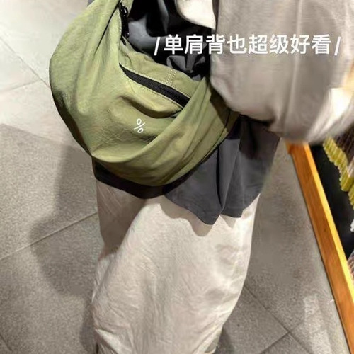 Great texture! Korean blogger's ancient charm cow horn crossbody bag, super lightweight and large capacity, can be worn on the shoulder or crossbody.