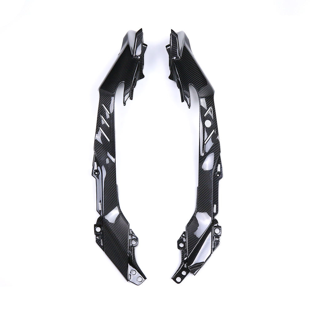 Suitable for CFMOTO spring wind 800NK rhinoceros + motorcycle modified carbon fiber shell parts car body rear seat side plate